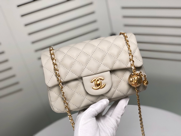 シャネルバッグ着用イメージ